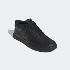 Five Ten - MTB-Schuh Sleuth DLX MID Core Black / Grey Five / Scarlet 10 Five Ten - MTB-Schuh Sleuth DLX MID Core Black / Grey Five / Scarlet -Fahrradladen Sleuth MID Black2 1280x1280